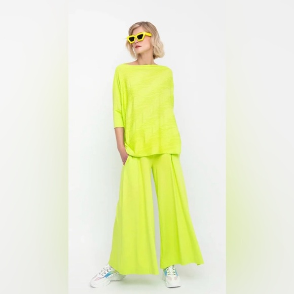 NWT OZAI N KU LOUNGE
PANTS, LIME - Picture 7 of 12